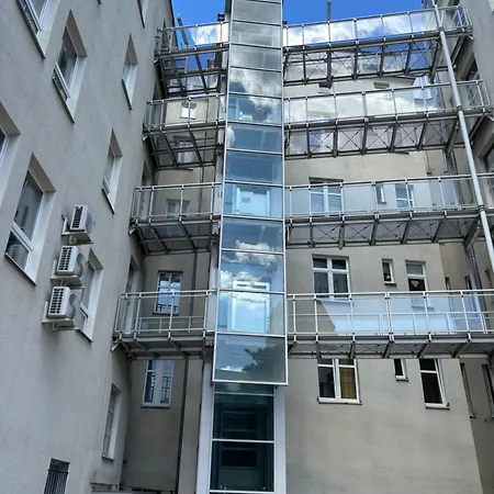 Dobry Adres Starowiejska * 格丁尼亚